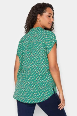 M&Co Green Spot Print V-Neck Blouse 9 M&Co Green Spot Print V-Neck Blouse -M&Co Sales Store 1af97557 e401 4e 550107 C scaled