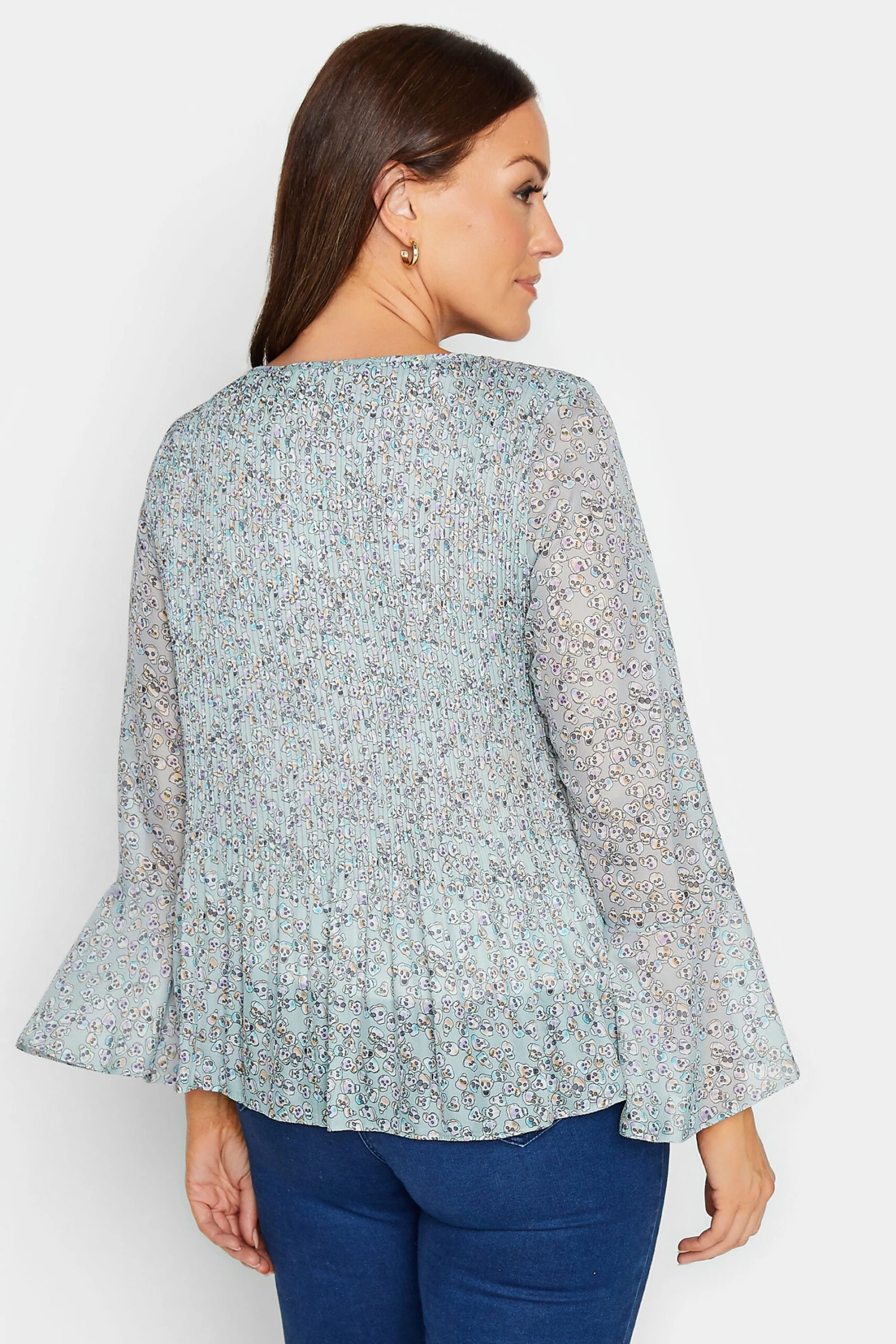 M&Co Ivory White Skull Print Pleated Blouse 3 M&Co Ivory White Skull Print Pleated Blouse - Image 3