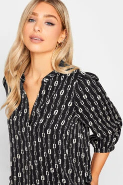 M&Co Black Chain Print V-Neck Blouse 10 M&Co Black Chain Print V-Neck Blouse -M&Co Sales Store 5eaeac6b d4e0 43 550560 D scaled