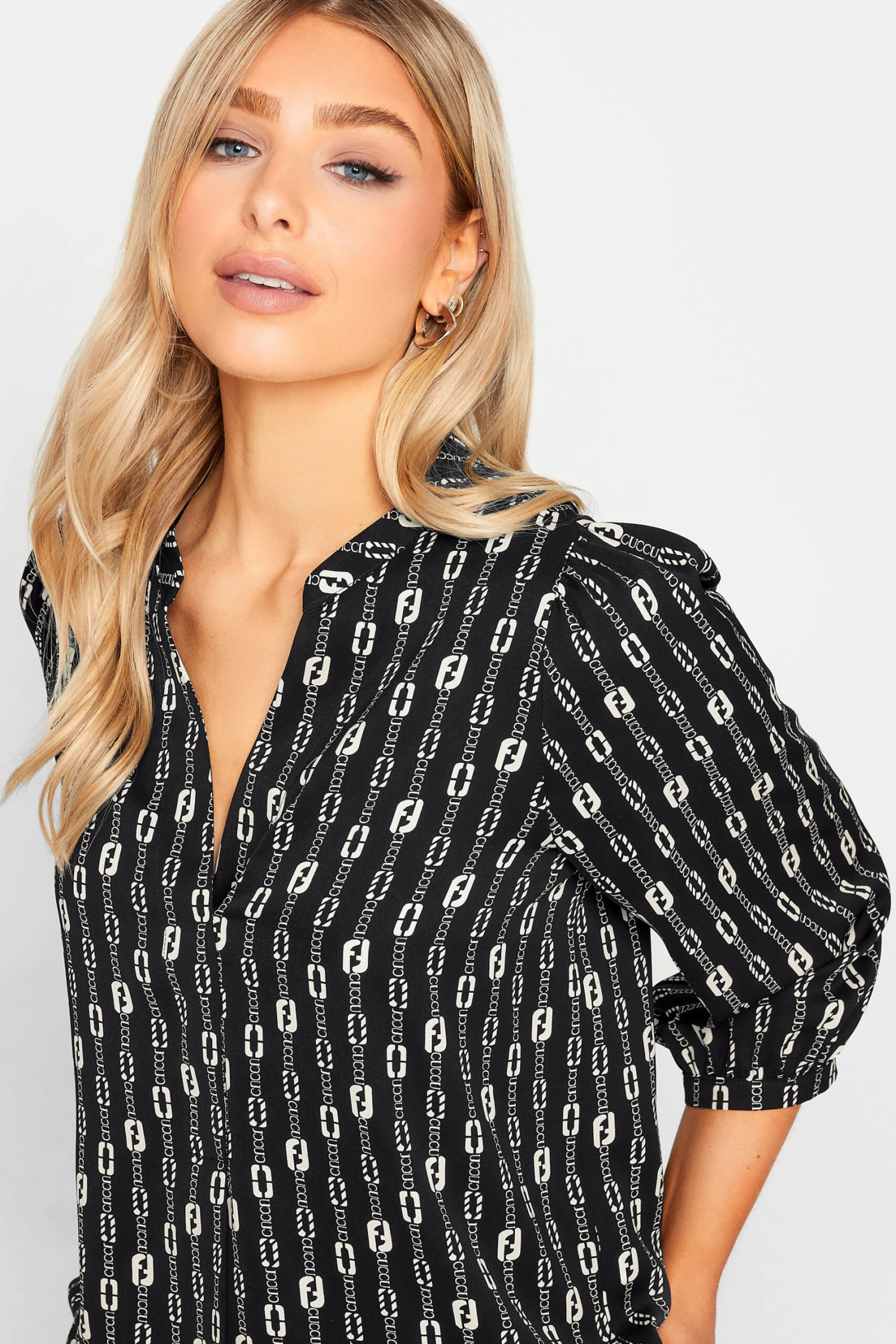 M&Co Black Chain Print V-Neck Blouse 4 M&Co Black Chain Print V-Neck Blouse - Image 4