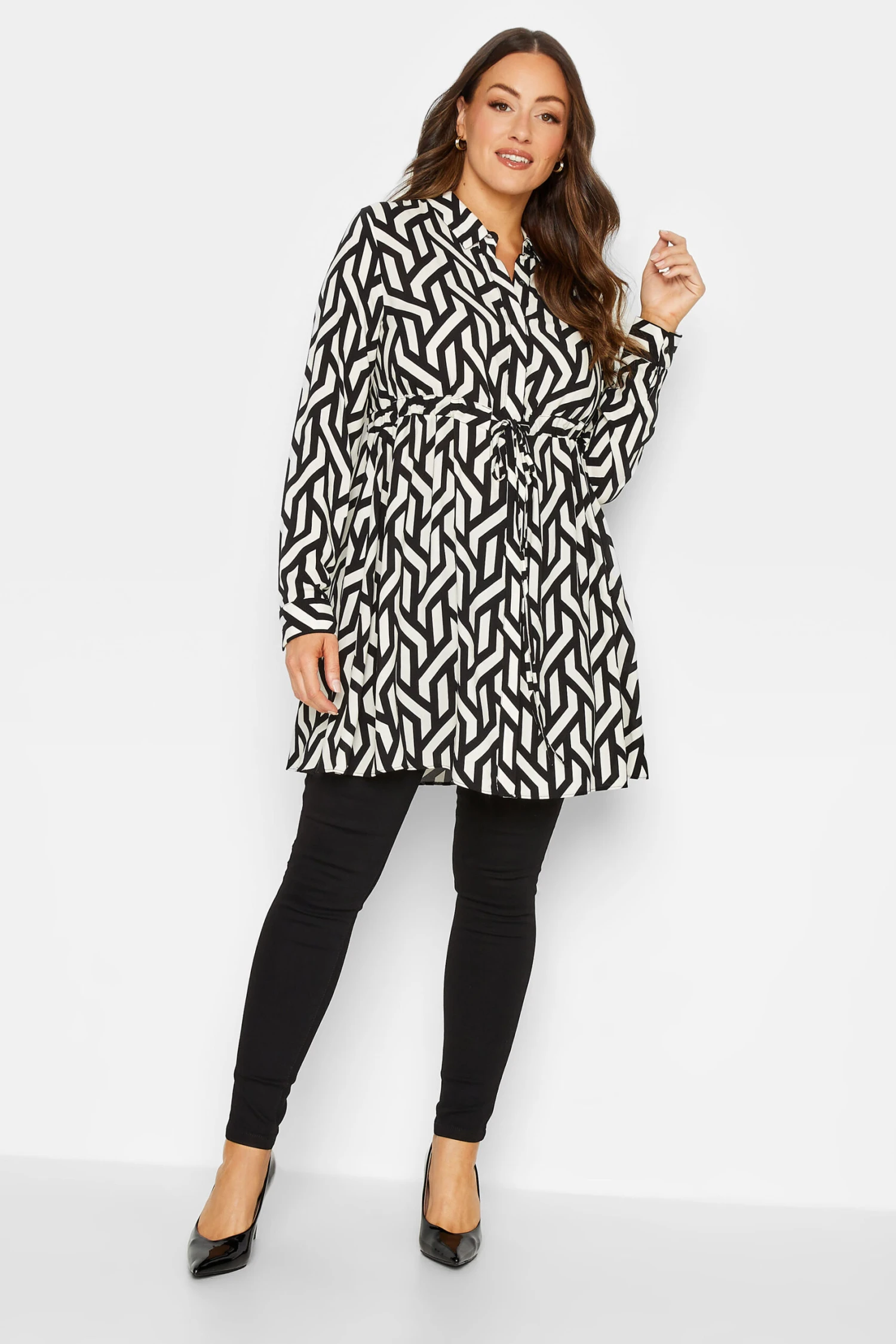 M&Co Black & White Geometric Print Tie Waist Tunic Shirt 2 M&Co Black & White Geometric Print Tie Waist Tunic Shirt - Image 2