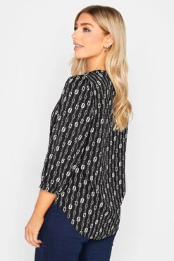 M&Co Black Chain Print V-Neck Blouse 9 M&Co Black Chain Print V-Neck Blouse -M&Co Sales Store bb9dccb4 6840 48 550560 C scaled