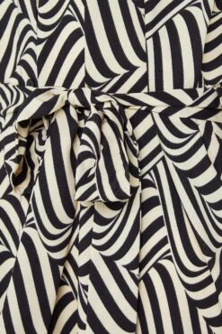 M&Co Natural Brown Geometric Print Shirt Dress 11 M&Co Natural Brown Geometric Print Shirt Dress -M&Co Sales Store f1084502 f6be 43 550009 Z scaled