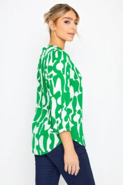 M&Co Green & White Abstract Print 3/4 Sleeve Blouse 9 M&Co Green & White Abstract Print 3/4 Sleeve Blouse -M&Co Sales Store fd766211 9521 40 550554 C scaled